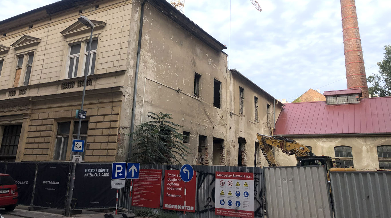 Zašlá sláva Kúpeľov Grössling a iné chátrajúce pamiatky.
Dokážeme Bratislave vrátiť jej stratenú hrdosť?